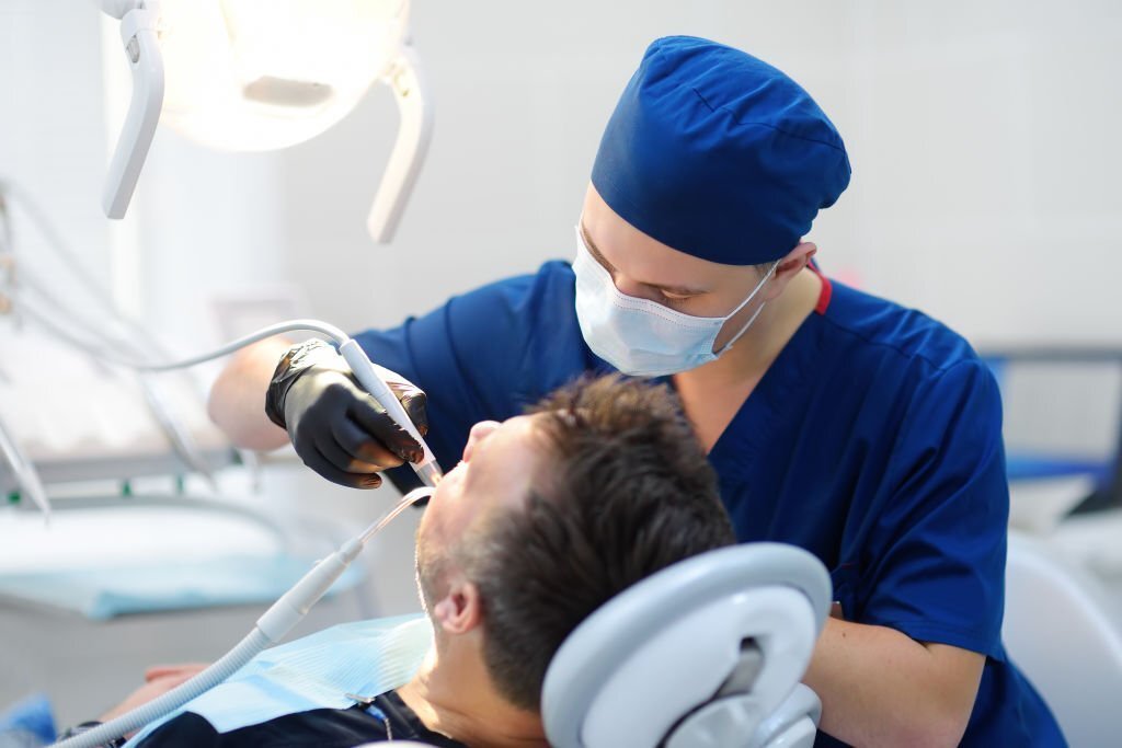 dentiste-chirurgie-orale.jpg